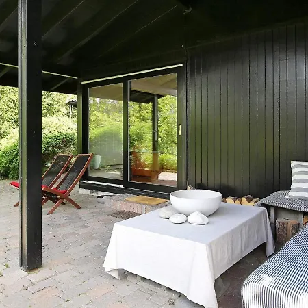 Tranquil Holiday Home In Hovedstaden With Terrace 別荘 *