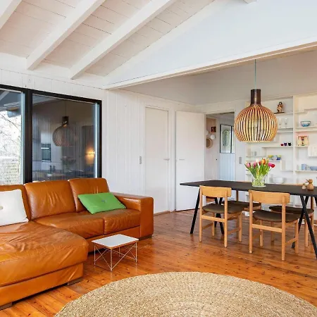 Tranquil Holiday Home In Hovedstaden With Terrace 別荘 *