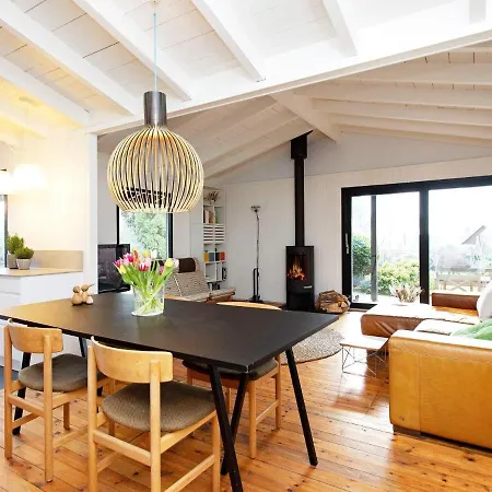 Tranquil Holiday Home In Hovedstaden With Terrace 別荘